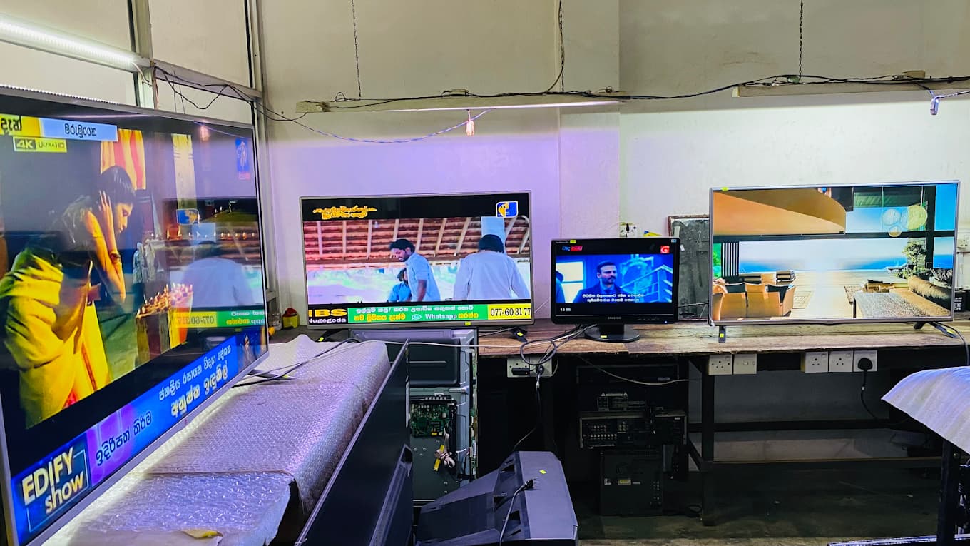 TV displays at Dimuthu Electronics