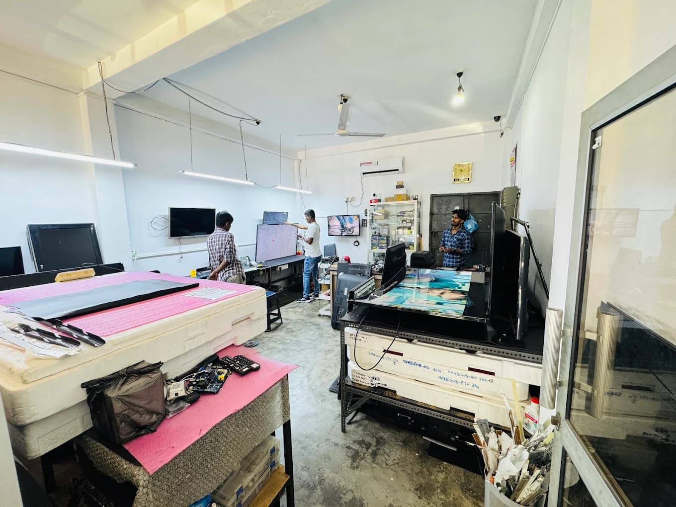Workshop at Dimuthu Electronics